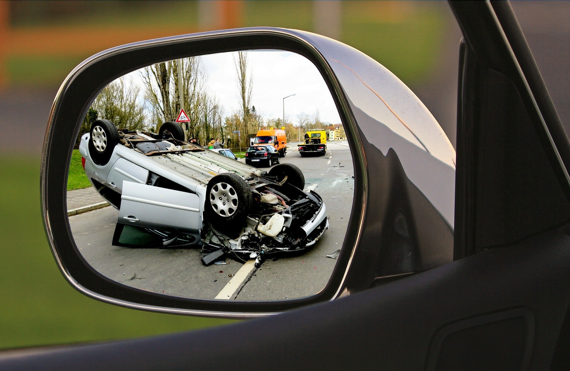 Car accident in the rear mirror